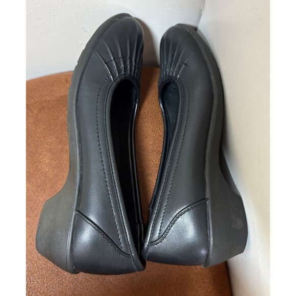 WOMENS COMFORT SLIP ON BLACK CASUAL EVERYDAY SHOES SIZE 8.5M LIGHTWEIGHT - Picture 5 of 9